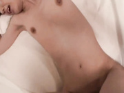 极品美女！白嫩的皮肤，魔鬼身材