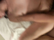 《台湾情侣泄密》漂亮的保险推销员半哄半骗被我灌醉了到旅馆过了一夜干了无数次