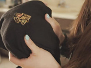 出门倒垃圾被邻居小哥偷窥，尾随到家中干到淫水四射 (中 集）