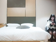 探花偷拍-黑丝少女女仆装跪舔大鸡巴