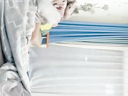 寂寞騷浪人妻少婦劇情演繹眼鏡小哥與情人客廳裏瘋狂愛愛 貌似剛開始還反抗最後直接累趴下了 對白淫蕩