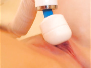 大长腿蜂腰美妞 大号震动棒来回摩擦刺激粉嫩无毛鲍鱼紫薇喷水爽歪