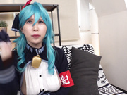 [COSX-062] 横乳の完全再現！？Iカップレイヤーみうちゃん、賭けに弱すぎてセクハラされまくり！ - 1of5