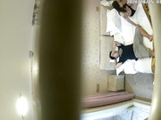 主題酒店情趣房拍攝到的健壯小哥和年輕美少婦偷情私會啪啪 互舔互插愛撫足足幹了兩炮直接累趴下了 露臉高清