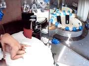 情趣酒店拍攝到的熱戀中的年輕情侶開房愛愛 貌似把賓館布置的很浪漫主動騎乘扭動爽得嗷嗷直叫 1080P高清原版