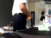 居家網絡攝像頭黑客破解拍攝到的小夫妻大白天床上過性生活 69主動翹臀配合各種體位幹得直叫求饒 1080P原版高清