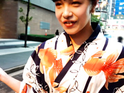 [HMRK-034] ガチ恋100％コンカフェ嬢 キュルキュルお目目とスレンダーボディでおじさんを刈りまくる小動物系美少女登場！花乃はるひ - 1of5