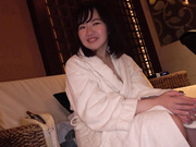 [PKPD-354] 新人デビュードキュメント 性格良すぎるGカップど素人介護士 白兎叶愛 - 4of5