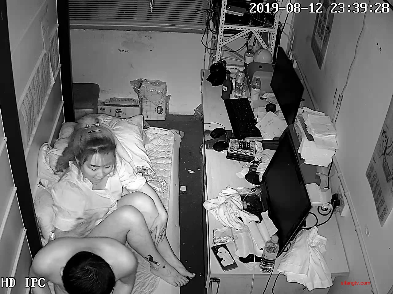 最新流出作品-值班室保安小哥叫來大奶老婆狠插一炮 貌似好久沒幹了有點猛啊 960P高清