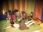 [HEZ-801] 無料体験モニターに騙された人妻隠し撮り 高級タイ古式マッサージで美人妻に中出し！12名3 - 2of5