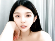 粉嫩小甜甜糯糯一个人经常直播大秀，全程露脸丝袜情趣装无毛白虎逼，跟狼友撩骚互动洗澡诱惑，揉奶玩逼真骚