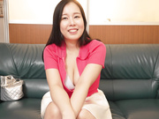 CEMD-763 爆乳で男を癒すド淫乱パイズリエステティシャン 塚田しおり - 1of5