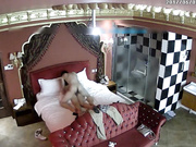 主题酒店偷拍-刚下班气质漂亮的女白领急匆匆的和小情人开房,猛男用尽全力操的美女嗷嗷叫说：好喜欢撞击感,温柔点!