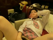 剧情演绎老师补完课吃饭时把学生喝晕诱惑拍摄私处,完事后直接把她给干了！