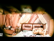 对白清晰主题酒店TP穿情侣内裤的情侣仔细研究一下可爱女友那有些特别的BB