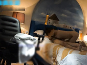 情侣酒店爆操身材样貌很不错的黑丝小美女,干的太猛把美女操爽后说了句：你是不是很久没做了!