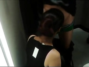 时装模特和摄影师大胆模仿优衣库 在试衣间打炮720P高清无水印