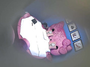 精品小旅馆情趣房偷拍一对文化范的技术控情侣为了更贴近肌肤相互刮对方性器官的毛毛