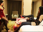 最新福利预告了几个月的红色妖姬18年最新丝袜高跟SM大片红黄双辣交响乐终于上演了