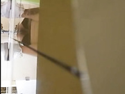 屌丝狼友刷礼物让主播潜入大学校园女厕偷拍女生嘘嘘这个要是被人发现要被打个半死