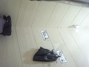 外站流出商场女厕全景偷拍其中有两个商场黑丝售货员