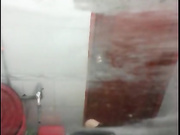 窗外偷窥邻居大学生美眉洗澡大胸细腰让人有一种想抱着她后人的冲动妹子貌似来月事了