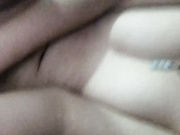 颜值还可以的锥子脸美眉哼着小曲自拍自慰视频借钱做抵押貌似很享受