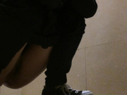 天气冷了，妹子们都开始穿的厚起来了