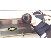 国内牛人潜入娱乐城电影院女厕偷窥白色连衣裙女神美眉尿很急姿势不是太美观