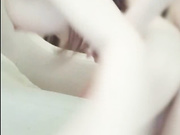 粉嫩无毛的一线天性感美女酒店和土豪男友边操边自拍留念,呻吟销魂浪叫：好深啊,好大,查到我子宫了!