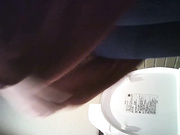 美女如云偷拍系列-多位气质妹子嘘嘘 第一个妹子太漂亮了 颜值都不错