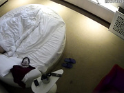 今天发个狠货大圆床宾馆偸拍罕见的啪啪只是听说的画面并不多见床上地板沙发操了一路呻吟声太狠太牛逼了