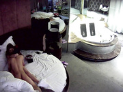 稀有私享台精选 情侣开房 排骨男友成公狗 扛起双腿往里怼 十分有劲