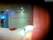 学院派气质美女和男友酒店开房,趁男友洗澡时打开手机里的A片摸逼自慰被男友看见掰开双腿用尽全力干的淫叫!