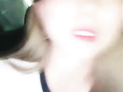 颜值不错的小骚逼被大哥接出来去啪啪，半路就受不了在桥下让她口交，直接射她一口浓精真刺激，骚逼特写自摸奶子