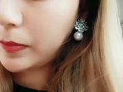 高颜值长发骚货少妇和炮友户外车上口爆 口交深喉 口活很棒 男的受不了就射在嘴里 非常精彩