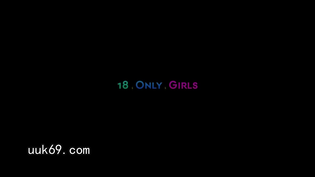 两个漂亮的闺蜜缠绵冲动看的受不了鸡动想一起操 身材好颜值不错白衣肉肉妹子这样搞让人要硬啪啪啊720P高清