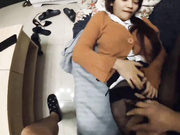 台湾黑丝爆乳女神『蓝媚儿』勾引快递做爱 无套猛操中出 国语对白