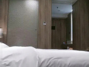 《全国探花》铁牛哥为了满足观众的愿望干完连体网袜兼职妹后又通过招嫖卡片找了个欲女少妇啪啪