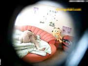 有点实力的中年大叔圆床房啪啪啪身材瘦弱阴毛稀疏性感的小三大学生妹子连续肏了她3炮这小体格容易干散架子