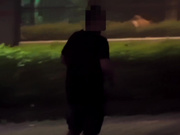 【重磅推荐】外站大神『三更半夜』系列 满足变态老公的要求将老婆装箱子里野外放置 邀请路人随便玩