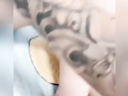 国产TS系列风骚的微微和真女纹身男三杀场面，霸气纹身竟然有这爱好 舔脚吃妖棒 第一部！