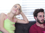 把两个漂亮的姐姐一一勾搭上插入做爱差点被父母发现刺激性奋啪啪作品 最后父母近距离双飞冲动硬啊1080P高清