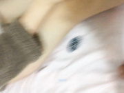 外表清纯可爱眼镜妹与男友家中爱爱自拍