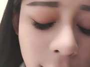 电臀小骚货性感的纹身骚气的模样给小哥哥激情口交大鸡巴，主动上位抽插捏着奶子呻吟浪叫，高潮不断淫水不止