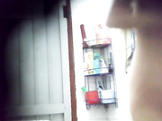 针孔偷拍合租美女洗澡,,