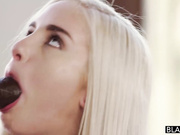 中文字幕 小实习生美女这样做生意太赞了谁也挡不住 妹子白裙苗条心动啊客户对服务很满意升职加薪