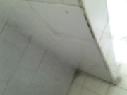 牛人！沟厕拍穿吊带的小妞，被发现了 撕心裂肺的吼叫 快溜 不然走不掉了