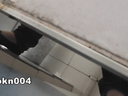 提前守候校园坑神国内某大学校园课后TP妹子们上厕所老师也成功入镜拍到极品一线天馒头B