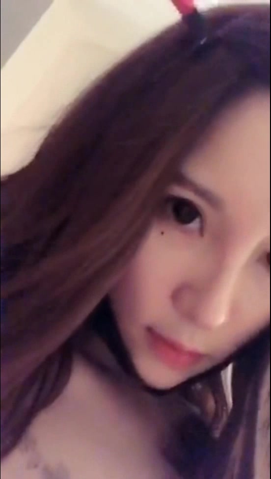 大奶子美女主播答谢粉丝的厚爱 与胖土豪酒店约炮